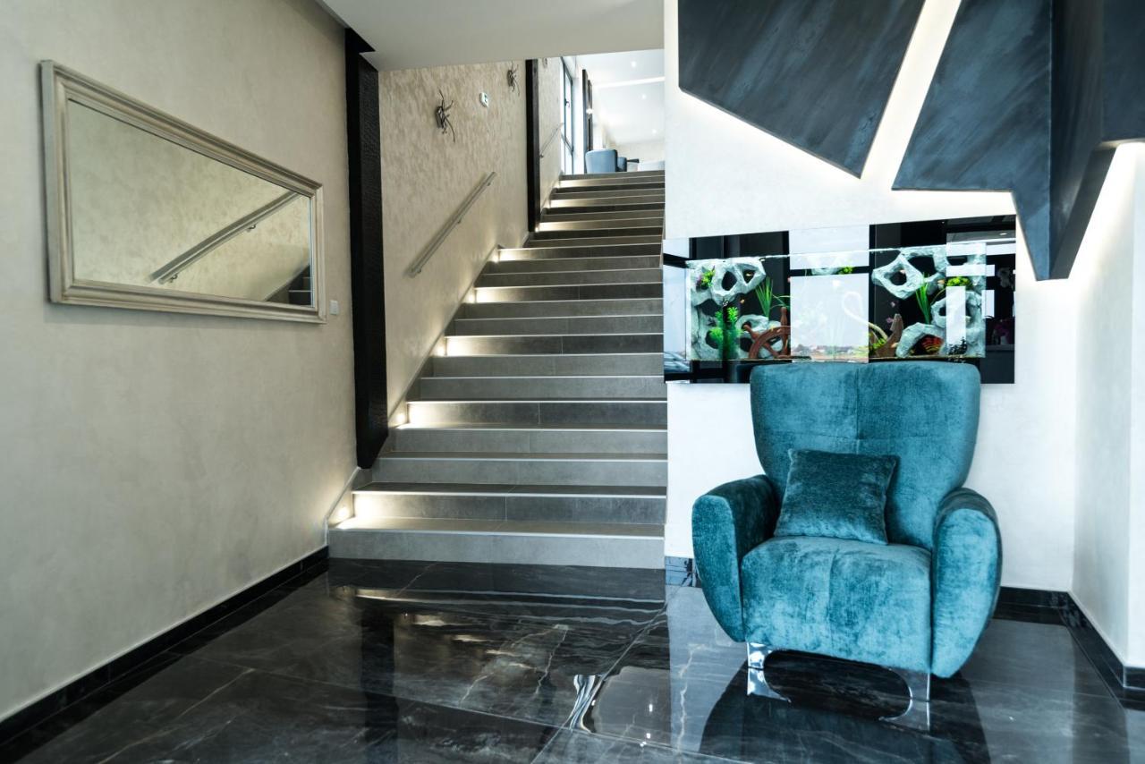Hotel Euforia Lounge Šabac エクステリア 写真
