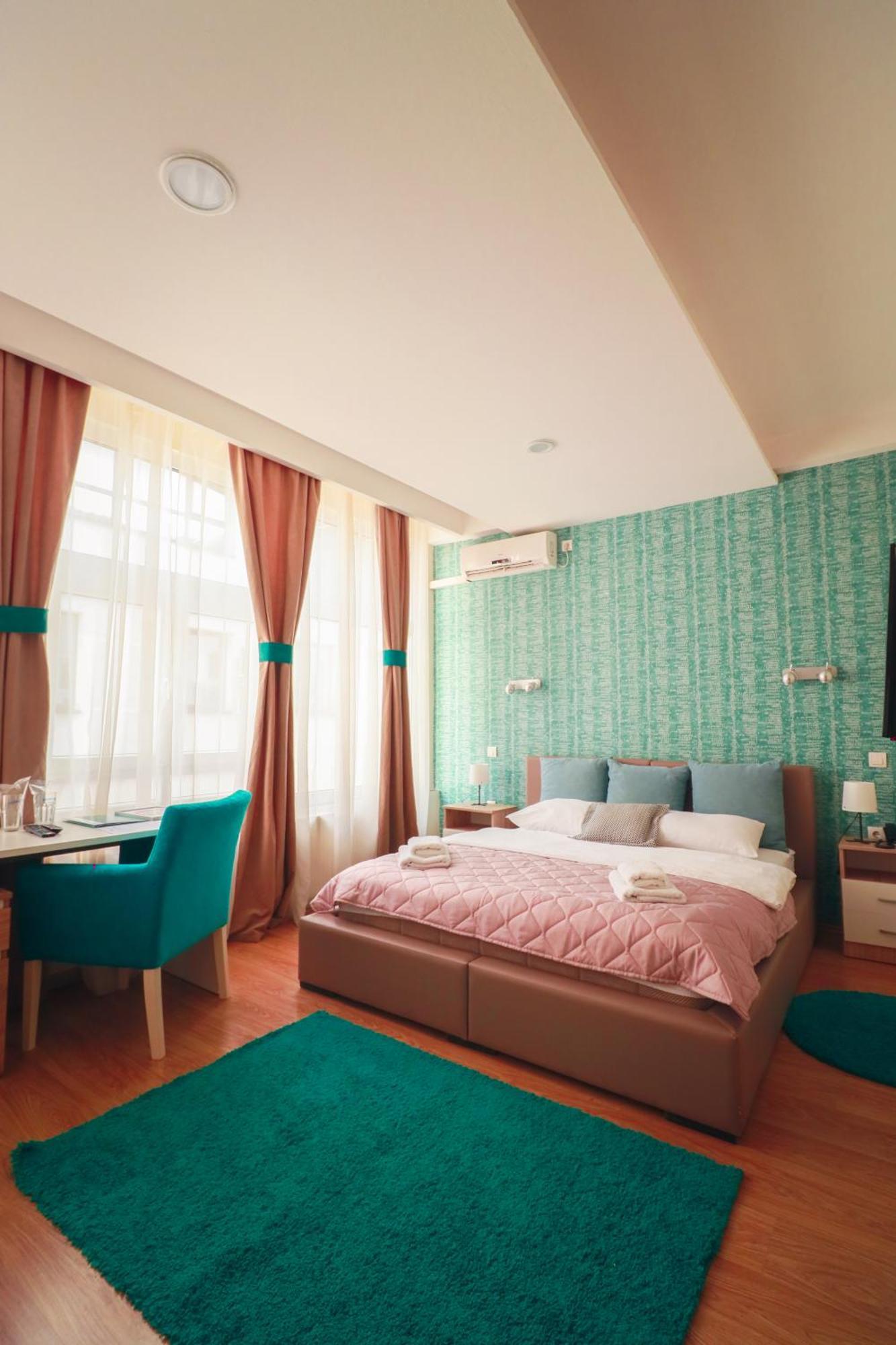 Hotel Euforia Lounge Šabac エクステリア 写真