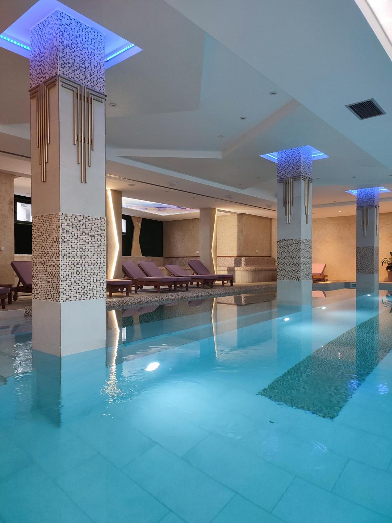 Hotel Euforia Lounge Šabac エクステリア 写真