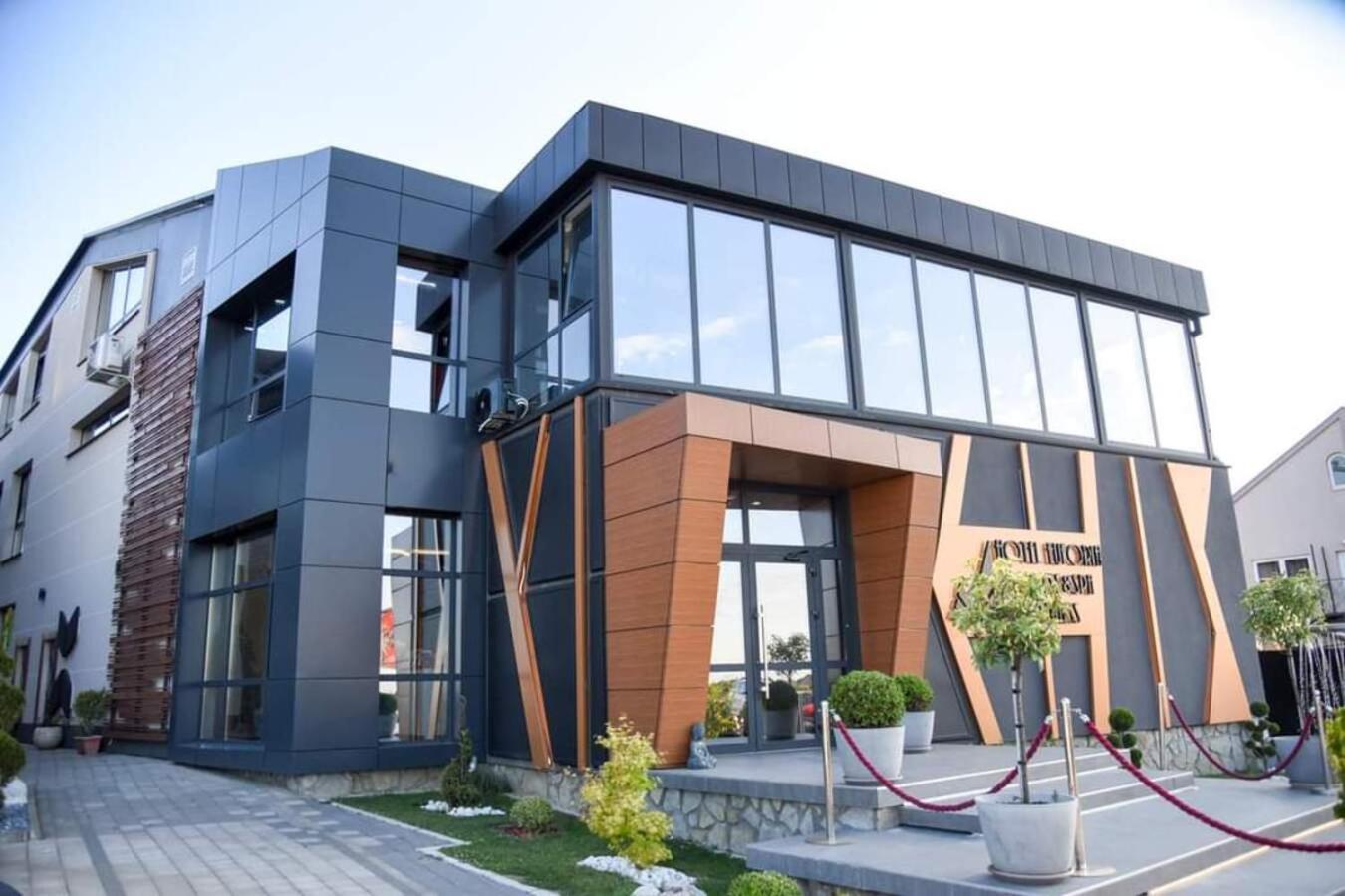Hotel Euforia Lounge Šabac エクステリア 写真