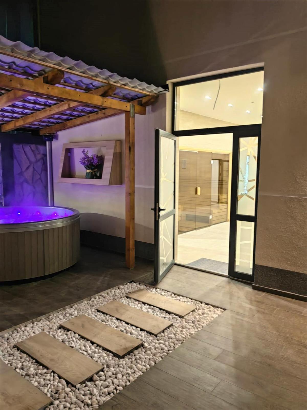 Hotel Euforia Lounge Šabac エクステリア 写真
