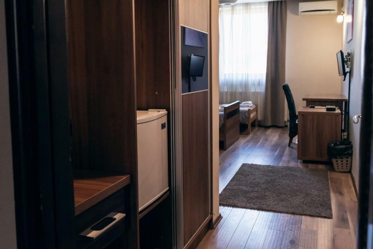 Hotel Euforia Lounge Šabac エクステリア 写真